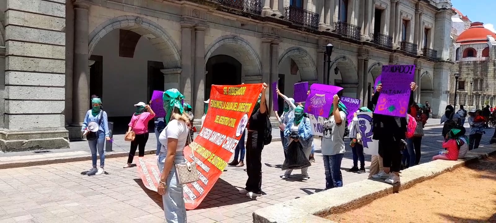 “¡Te va a cargar la chingada!”, fue la amenaza a ex funcionaria que pide la renuncia de director del Registro Civil