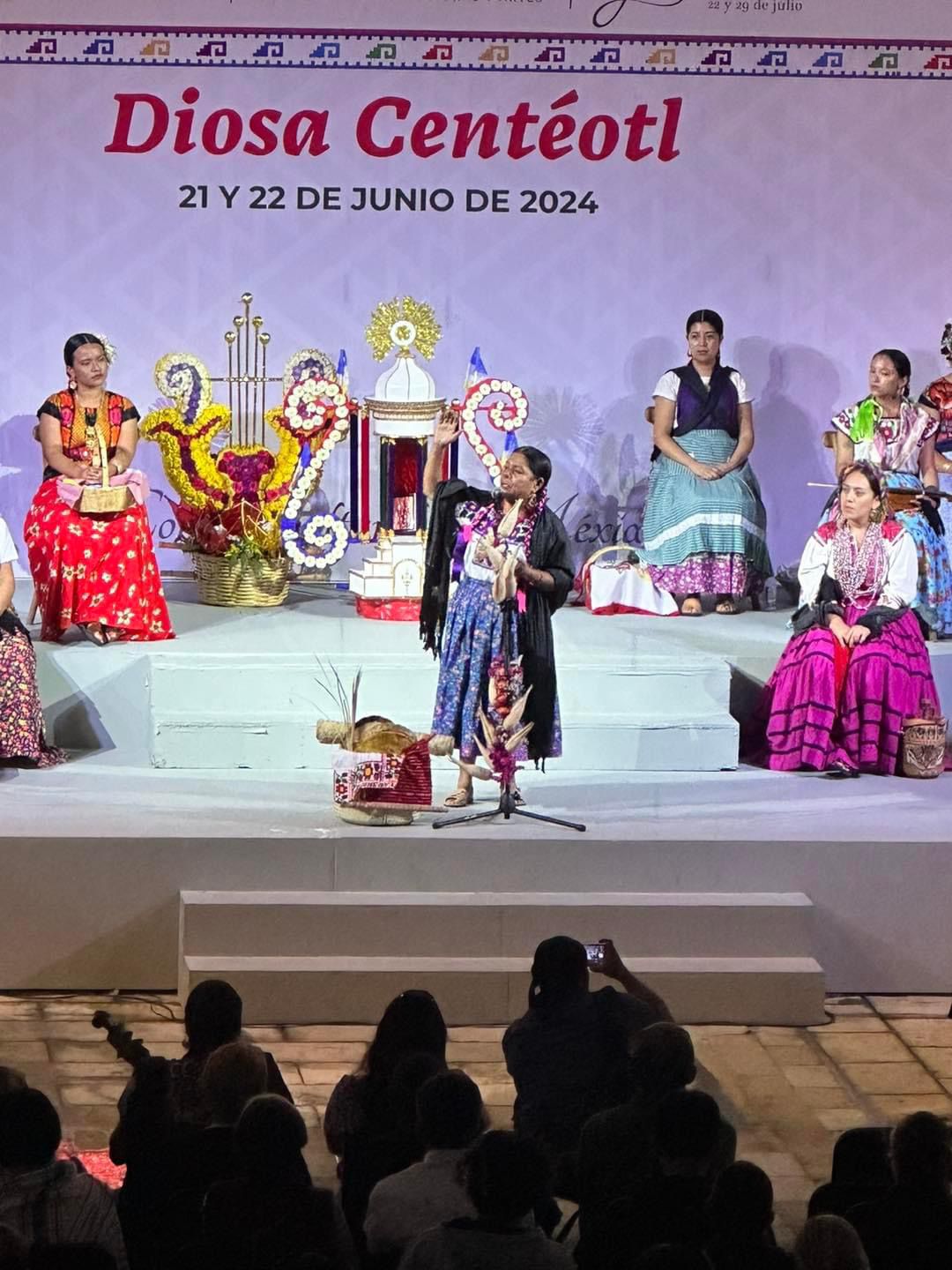 Mujeres hablan las realidades de sus municipios en certamen Diosa Centéotl 2024