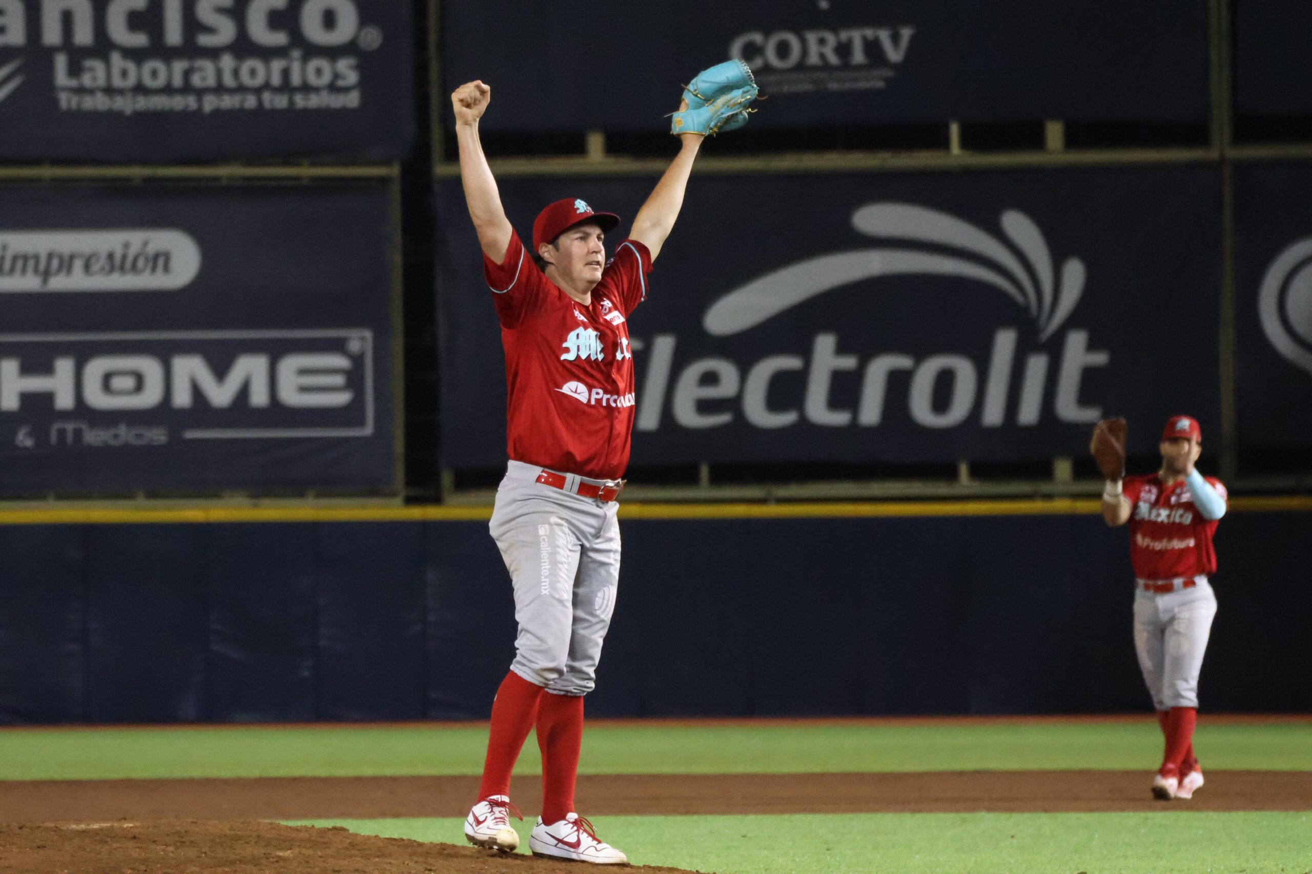 Trevor Bauer hace historia en Oaxaca