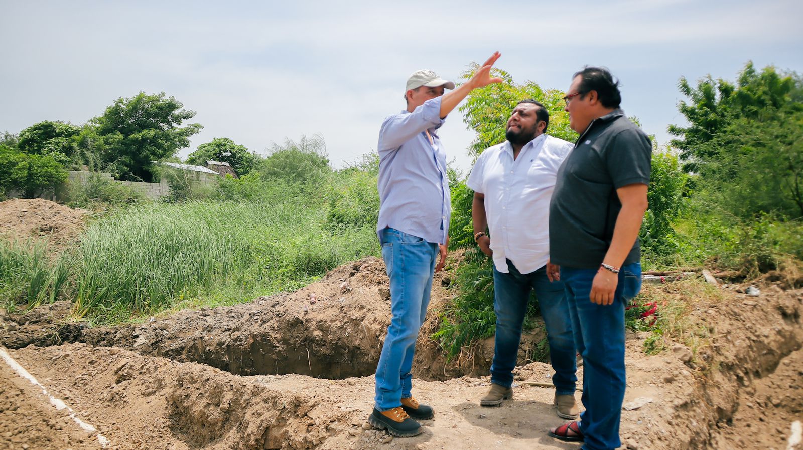 MIGUEL SANCHEZ ALTAMIRANO SUPERVISA CONSTRUCCIÓN DE PUENTE EN ACCESO AL BIC 27 DE ÁLVARO OBREGÓN