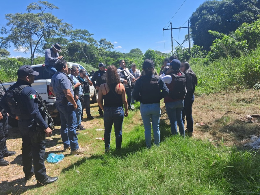 Se reúnen funcionarios del Gobierno de Oaxaca con familiares de Sandra Estéfana D. M.