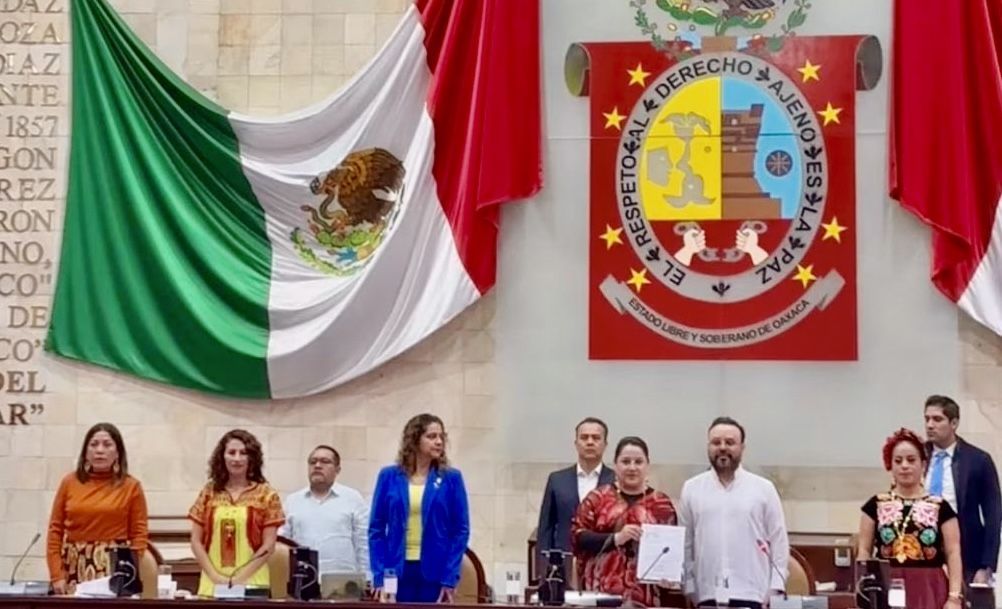 Diputados y Sego madrugan y esquivan protestas en el Congreso por 2º Informe de Jara