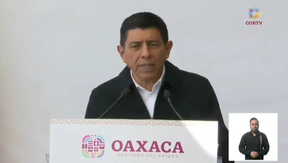 Gobernador de Oaxaca, enviará iniciativa de ley para “congelar” entrega de plazas laborales a burócratas; “no habrá más decretos”