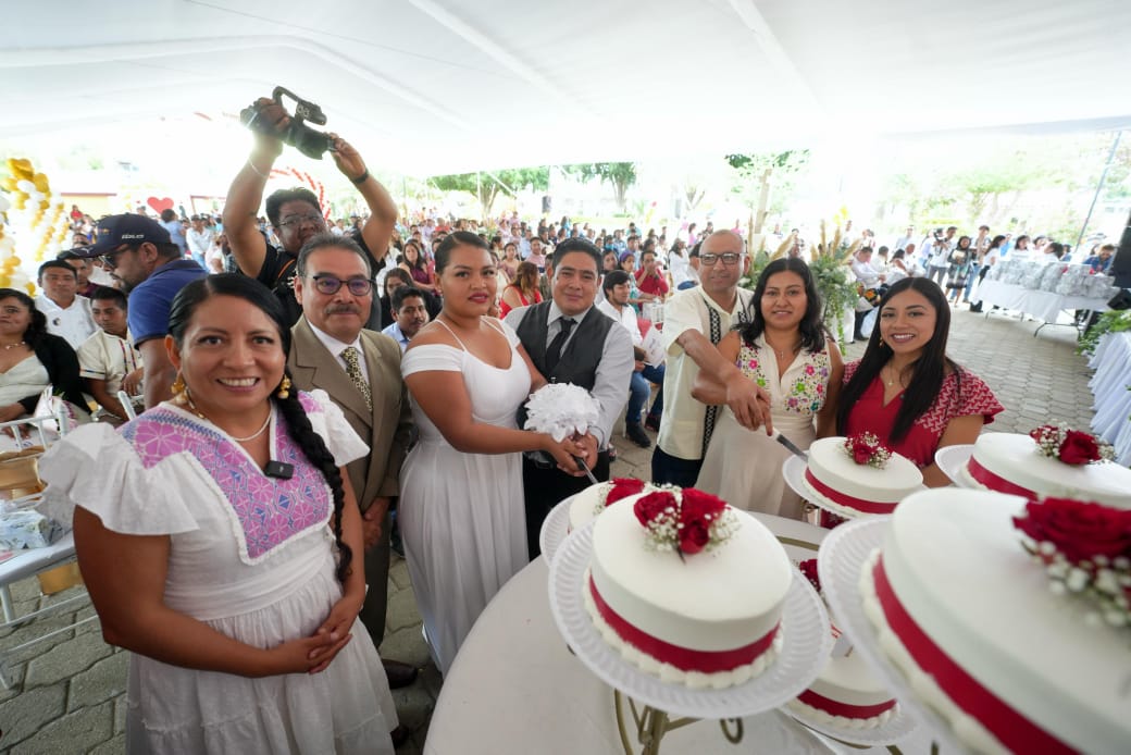 Xoxocotlán celebra bodas colectivas en el Día del Amor y la Amistad