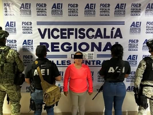 Fiscalía de Oaxaca detiene a seis personas durante cateo para combatir el delito por los préstamos Gota a Gota, operativo efectuado en los Valles Centrales