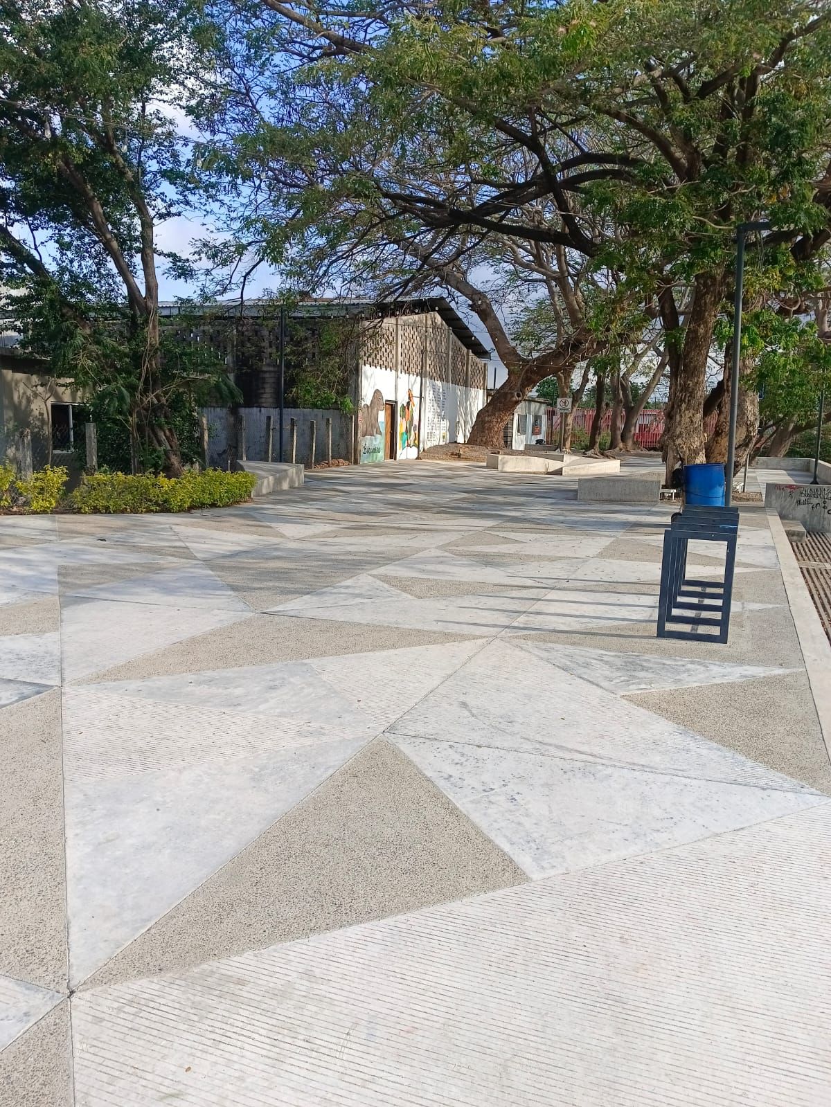 Gobierno de Juchitán mantiene atención permanente a espacios públicos