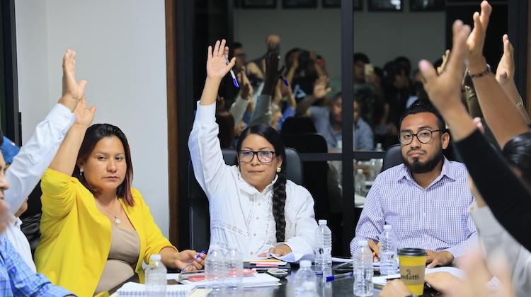 Santa Cruz Xoxocotlán aprueba iniciativas para fortalecer sus instituciones