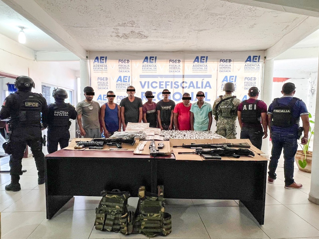 Dan prisión preventiva a siete por ataque armado contra policías en la Costa de Oaxaca