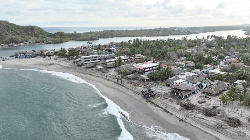 Alistan gobiernos de México y Oaxaca acciones para recuperación turística de la Costa tras impacto de huracán Erick
