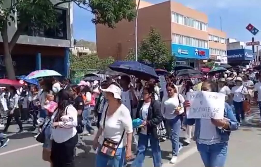 Sin quimios ni medicinas,así reclama la ciudadanía en las calles de Oaxaca