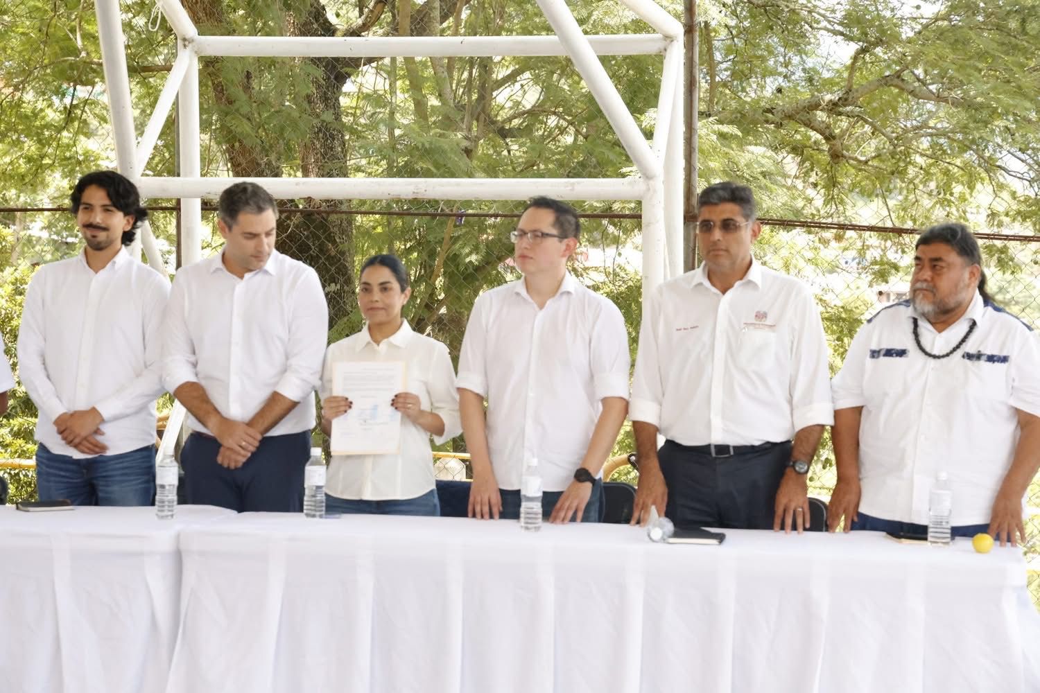 Adidas llegó a Yalalag y ofreció disculpas por apropiarse de Huaraches zapotecos