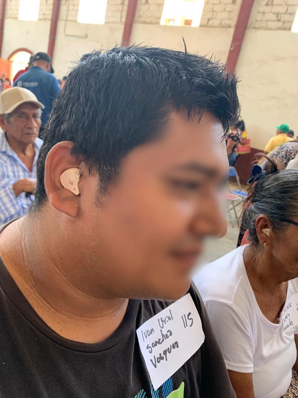 Gestión del DIF Juchitán permite entrega de auxiliares auditivos a personas con discapacidad auditiva