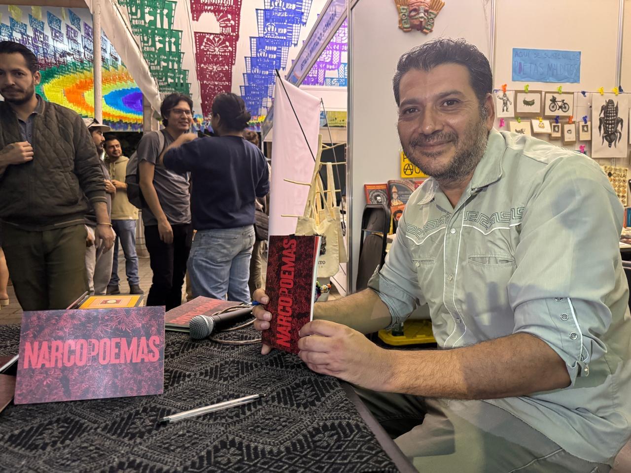 Presenta Juan Carlos Zavala, el poeta periodista, su segundo libro: “Narcopoemas”