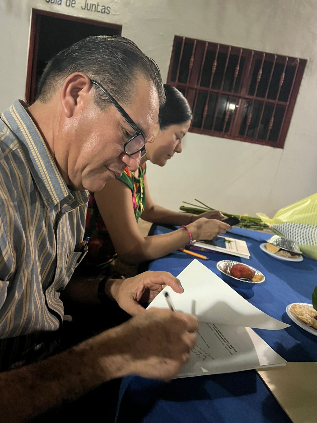 Norberto Altamirano, profesor zapoteca, presenta libro sobre resistencia, despojo y la cotidianidad en territorio comunal de Unión Hidalgo