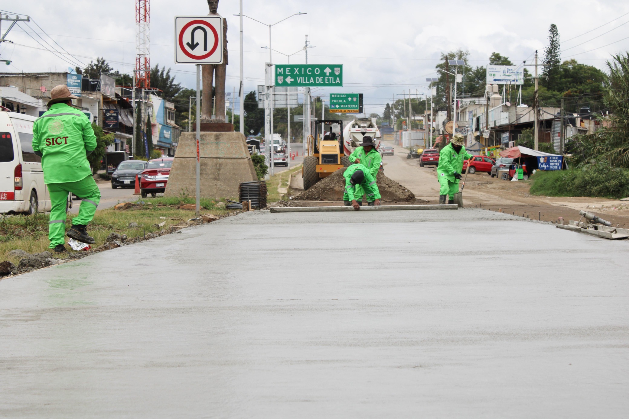 Realiza SICT reconstrucción de superficie de rodamiento en carretera Huajuapan de León – Oaxaca