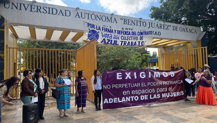 Protestan feministas de Oaxaca porque un hombre ocupa la Unidad de Género de la UABJO