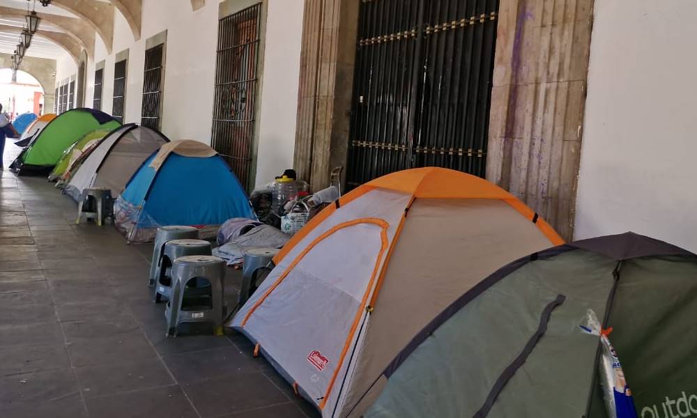 Plantón de supervisores de la Sección 22 de la CNTE, sin razón de ser; 25 maestros no cumplen perfil pero serán contratados: IEEPO