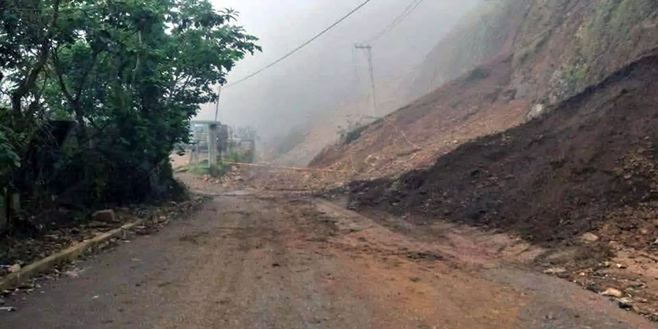 116 municipios de Oaxaca en alto riesgo de deslaves por asentamientos en laderas inestables