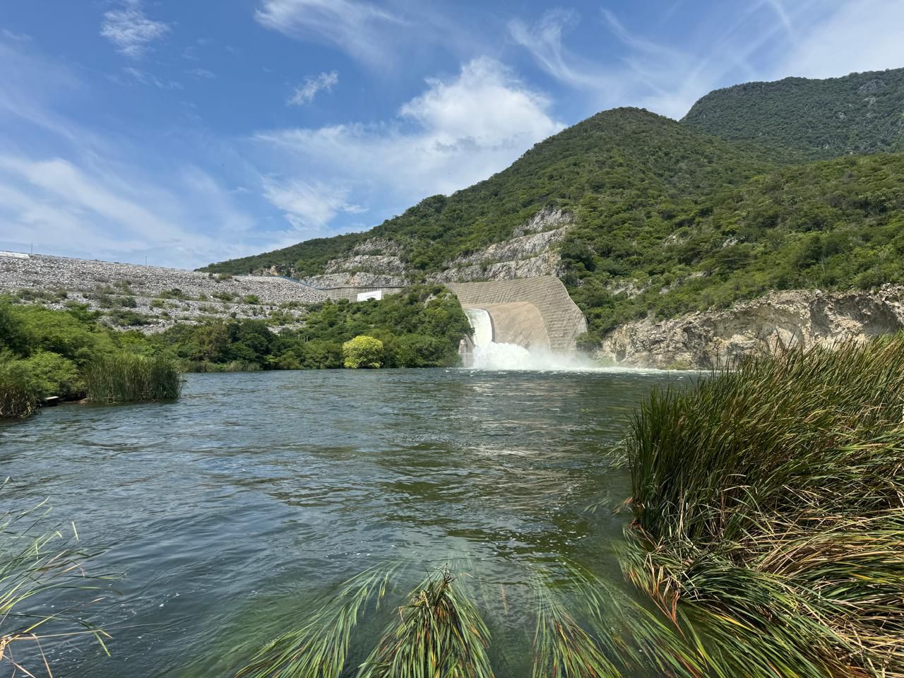 Colonia Cuauhtémoc inundada tras incremento de nivel de presa Benito Juárez en Oaxaca