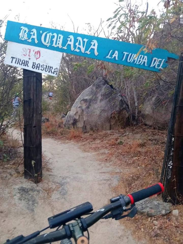 Convierten en basurero el centro ceremonial zapoteca “La Ba’cuana”