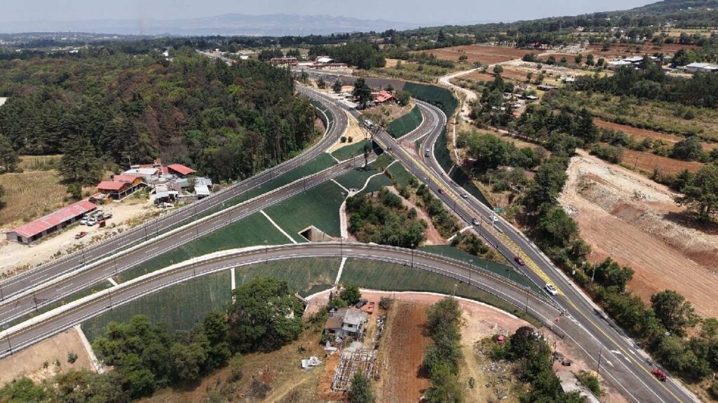Avanza al 60% el Programa de Infraestructura Carretera con una inversión de 17 mil millones de pesos