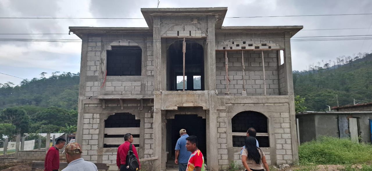 Zoques exigen a presidenta municipal, Ceyla Gutiérrez, concluir obra de Centro Integral de Desarrollo Comunitario