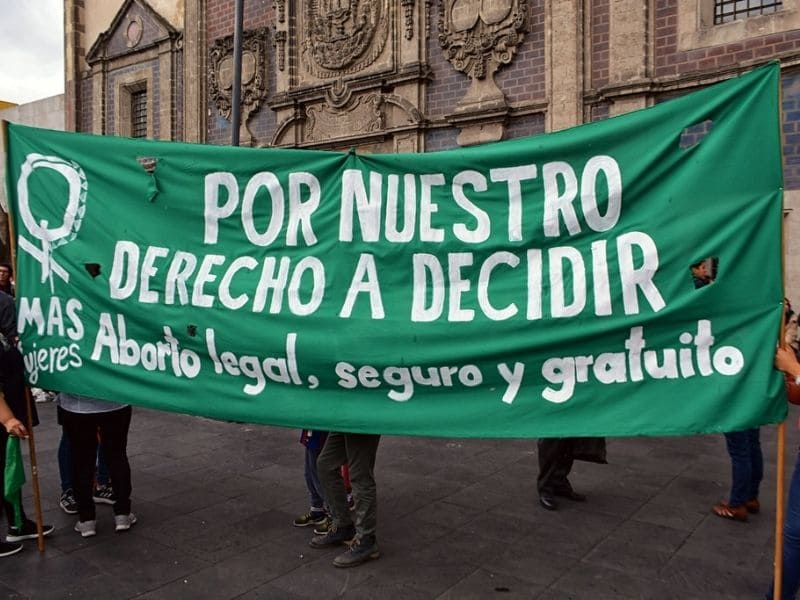 Fortaleciendo los «Movimientos Feministas por la Autonomía Reproductiva” se lanza en la Conferencia Feminista Latinoamericana
