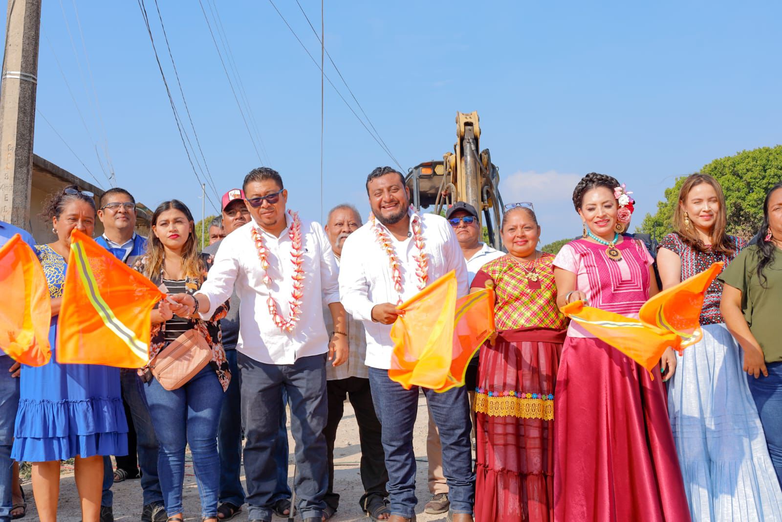 Arranca Miguel Quetu rehabilitación de avenidas en Chicapa de Castro