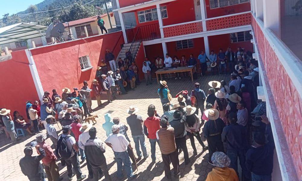 Conflicto electoral en Santa María Apazco, Nochixtlán; retienen a síndica y funcionarios de SEGO
