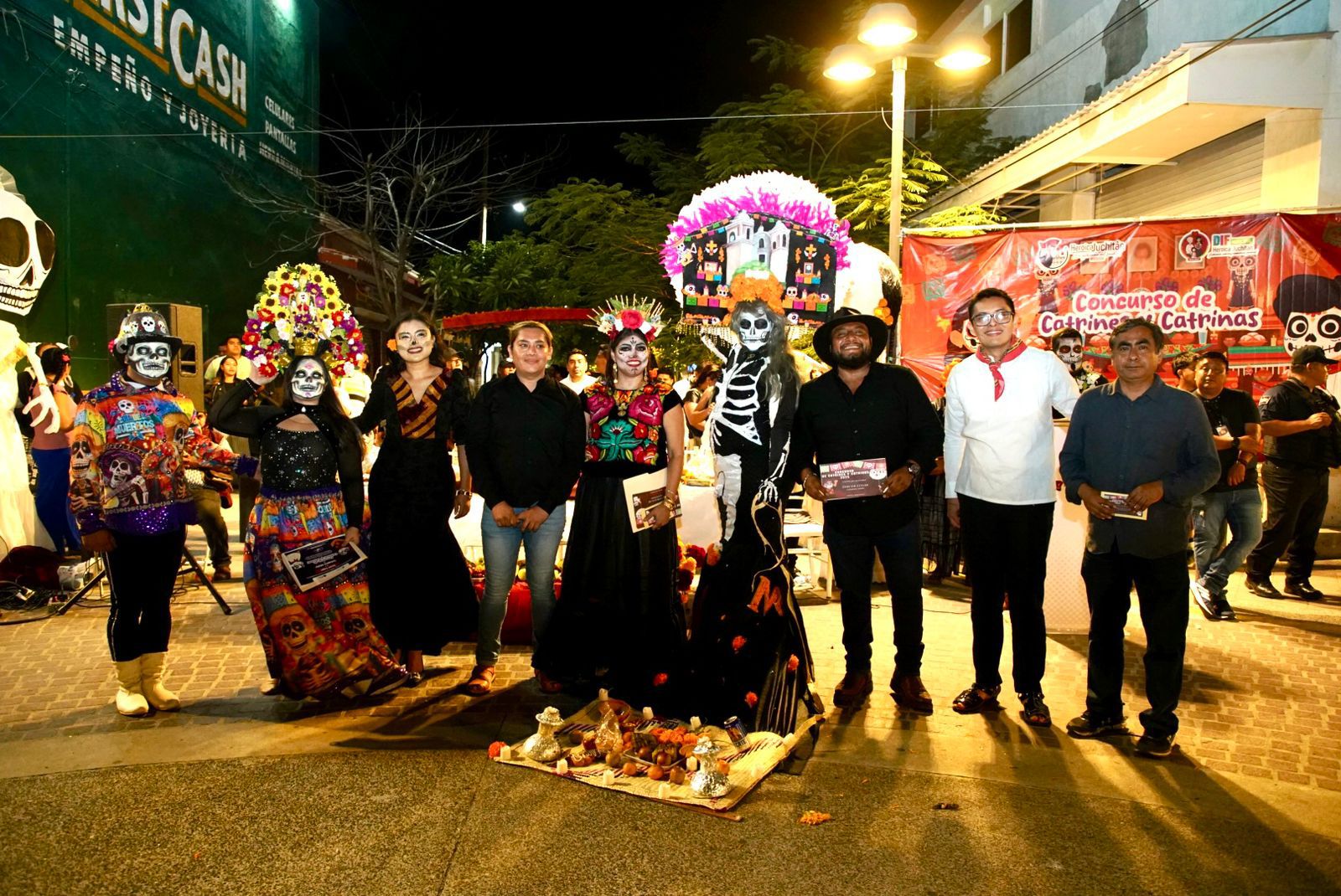 El DIF Juchitán celebra las tradiciones mexicanas con comparsa y concurso de catrines y catrinas