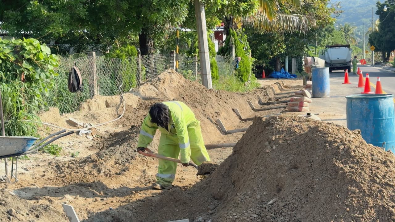 Modernización carretera en la Mixteca de Oaxaca alcanza 78 por ciento de avance y beneficiará a 4 millones de habitantes