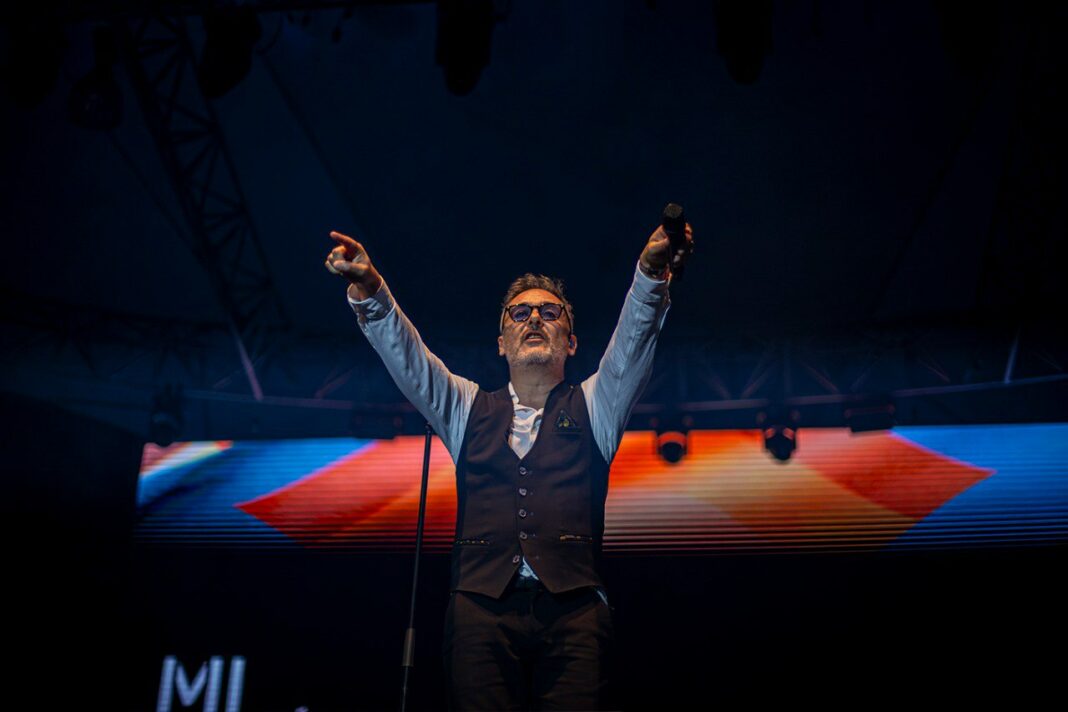 Love of Lesbian inaugura con éxito el Foro FIL
