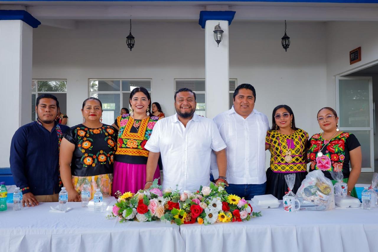DIF JUCHITÁN LLEVA A CABO POSADA NAVIDEÑA PARA EL CLUB DE ADULTOS MAYORES “LA VENTOSA”