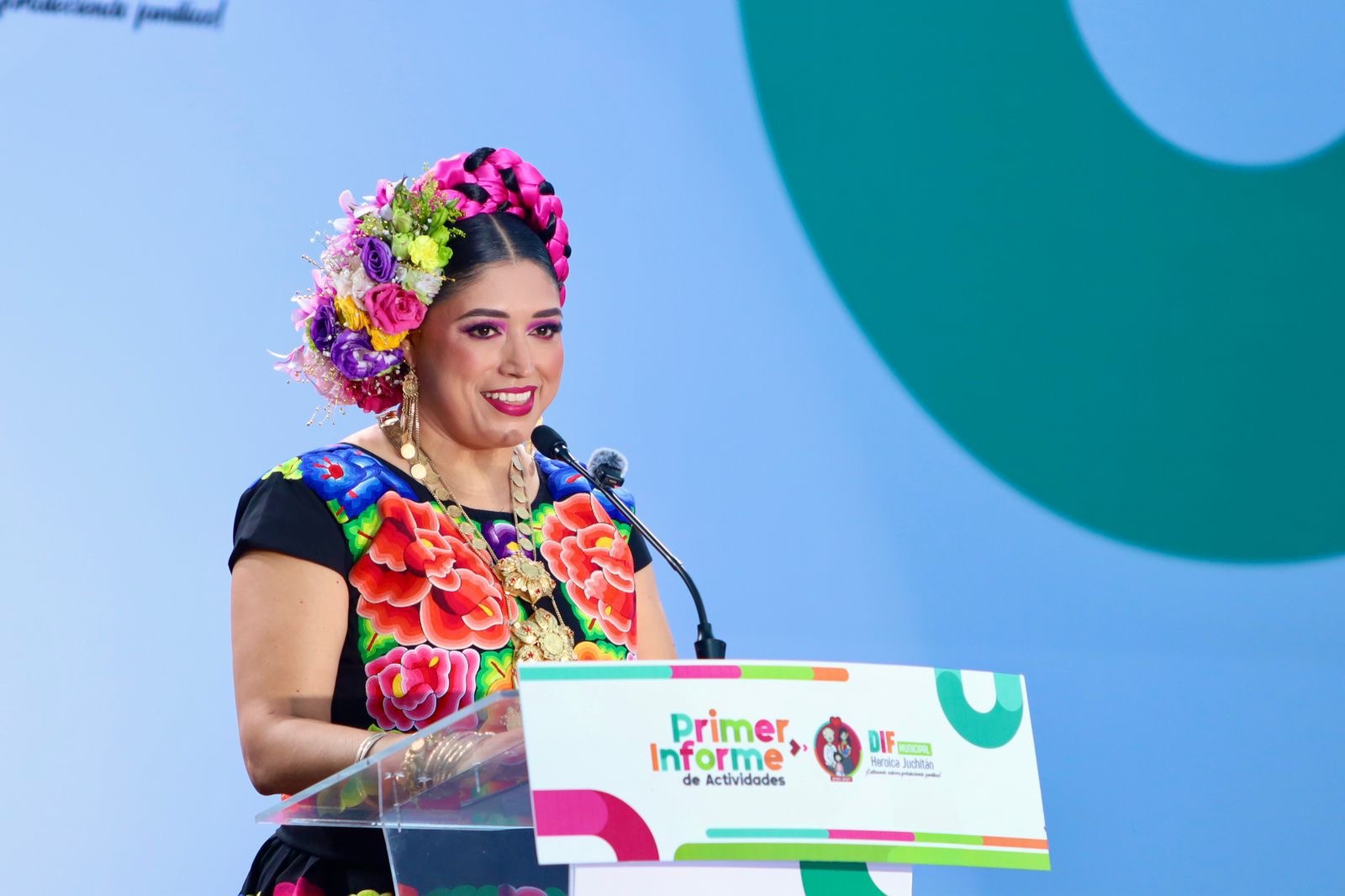 🇲🇽 Cuando se cuida a la familia, se fortalece Juchitán: Reyna Alonso rinde su primer Informe d Actividades al frente del DIF Municipal