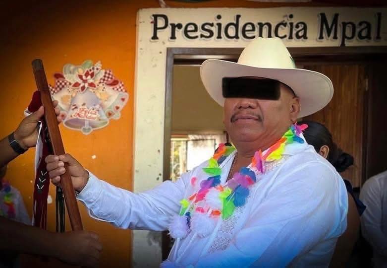 Detienen a Presidente municipal de Constancia del Rosario cuando acudía a acreditarse en el CCCO