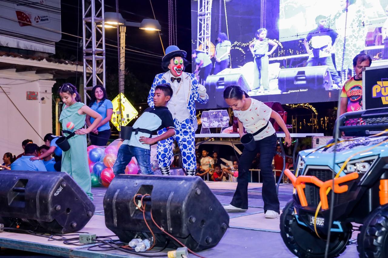 DIF Municipal celebra el Día de Reyes junto a niñas y niños de Juchitán