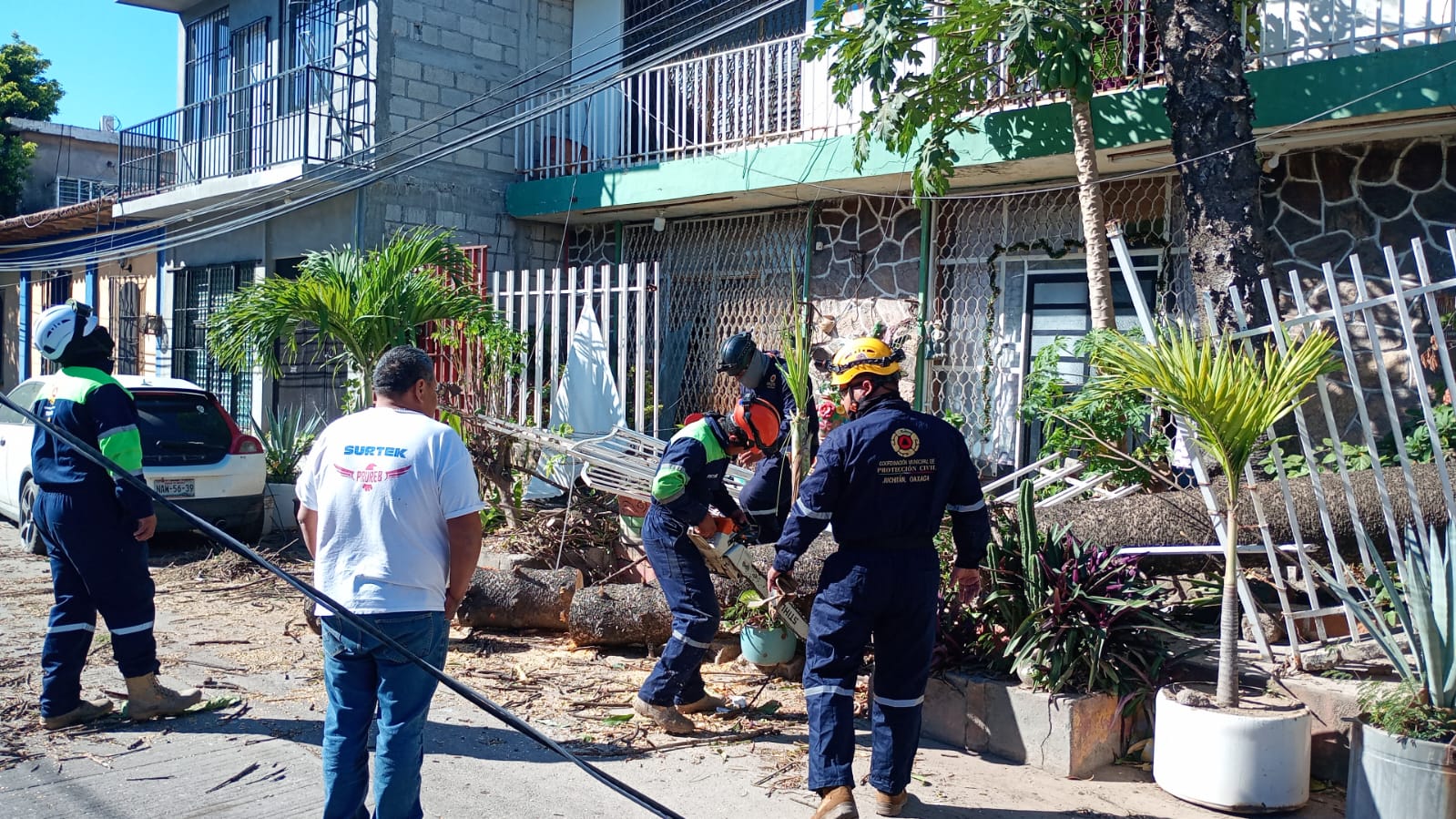 PROTECCIÓN CIVIL JUCHITÁN MANTIENE SU ATENCIÓN A REPORTES, ANTE LA PRESENCIA DEL FRENTE FRÍO #27
