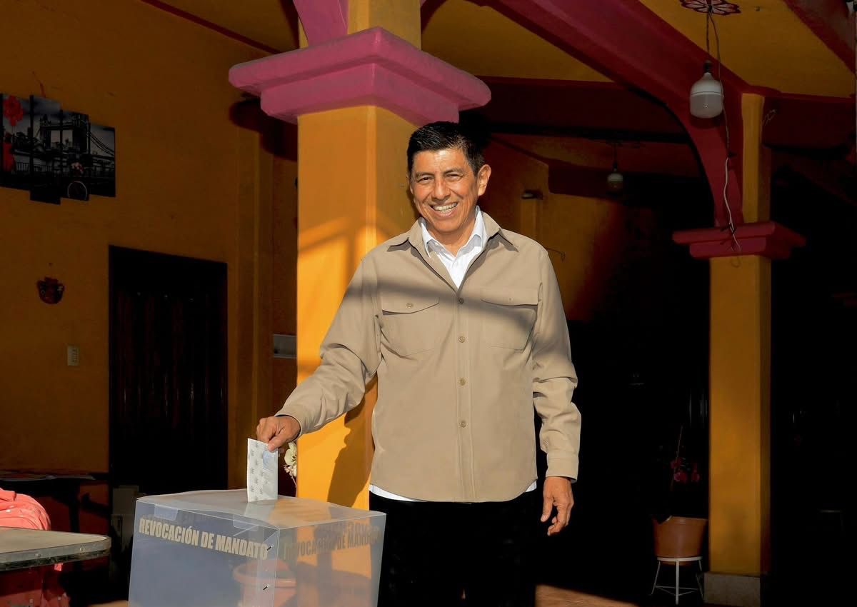 Revocación de Mandato en Oaxaca: 491 incidentes entre quema de urnas, robo de material y denuncias de coacción del voto