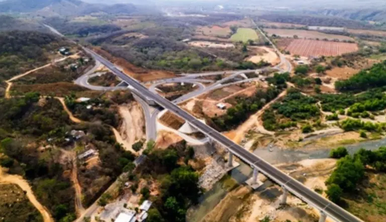 Sector de Infraestructuras reporta inversión superior a 5 mil millones de pesos en Oaxaca