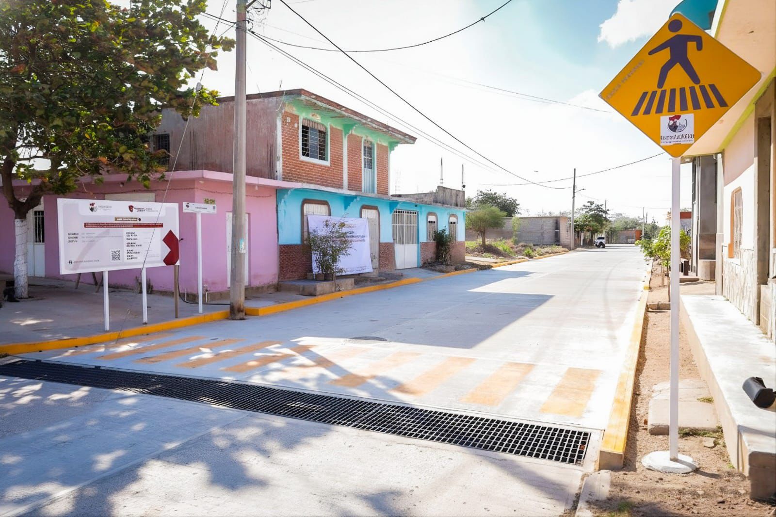 Miguel Quetu entrega pavimentación en la calle Constitución, que mejora el camino y ayuda a evitar inundaciones