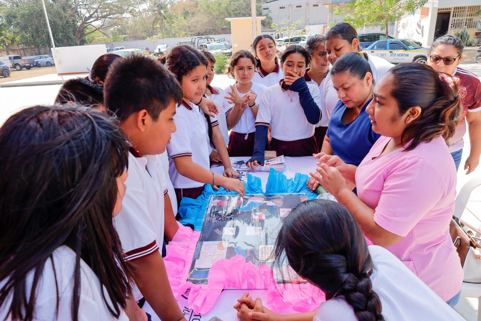 ANTE LOS RIESGOS QUE HOY RODEAN A LA JUVENTUD, “NO MANCHES, ES TU VIDA” CONTINÚA VISITANDO ESCUELAS PARA ORIENTAR Y PREVENIR