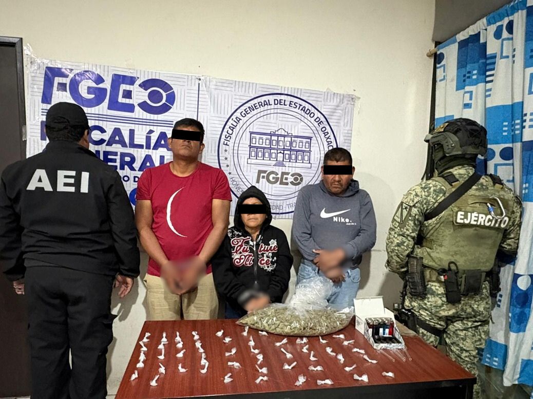 Fiscalía de Oaxaca ejecuta cateos en puntos de venta de drogas en Matatlán y Mitla; hay 6 personas detenidas