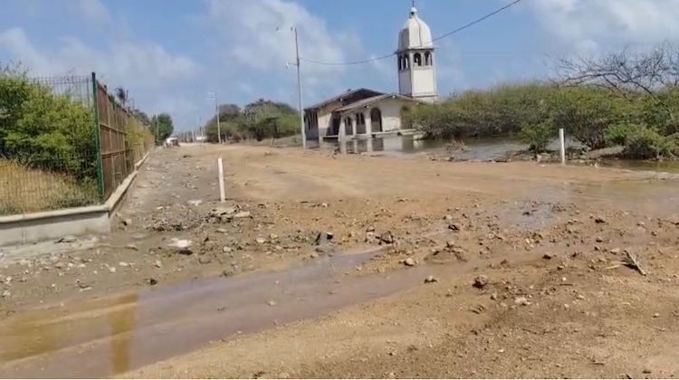 Mar de fondo afecta a la comunidad ikoots de Colonia Cuauhtémoc en Oaxaca