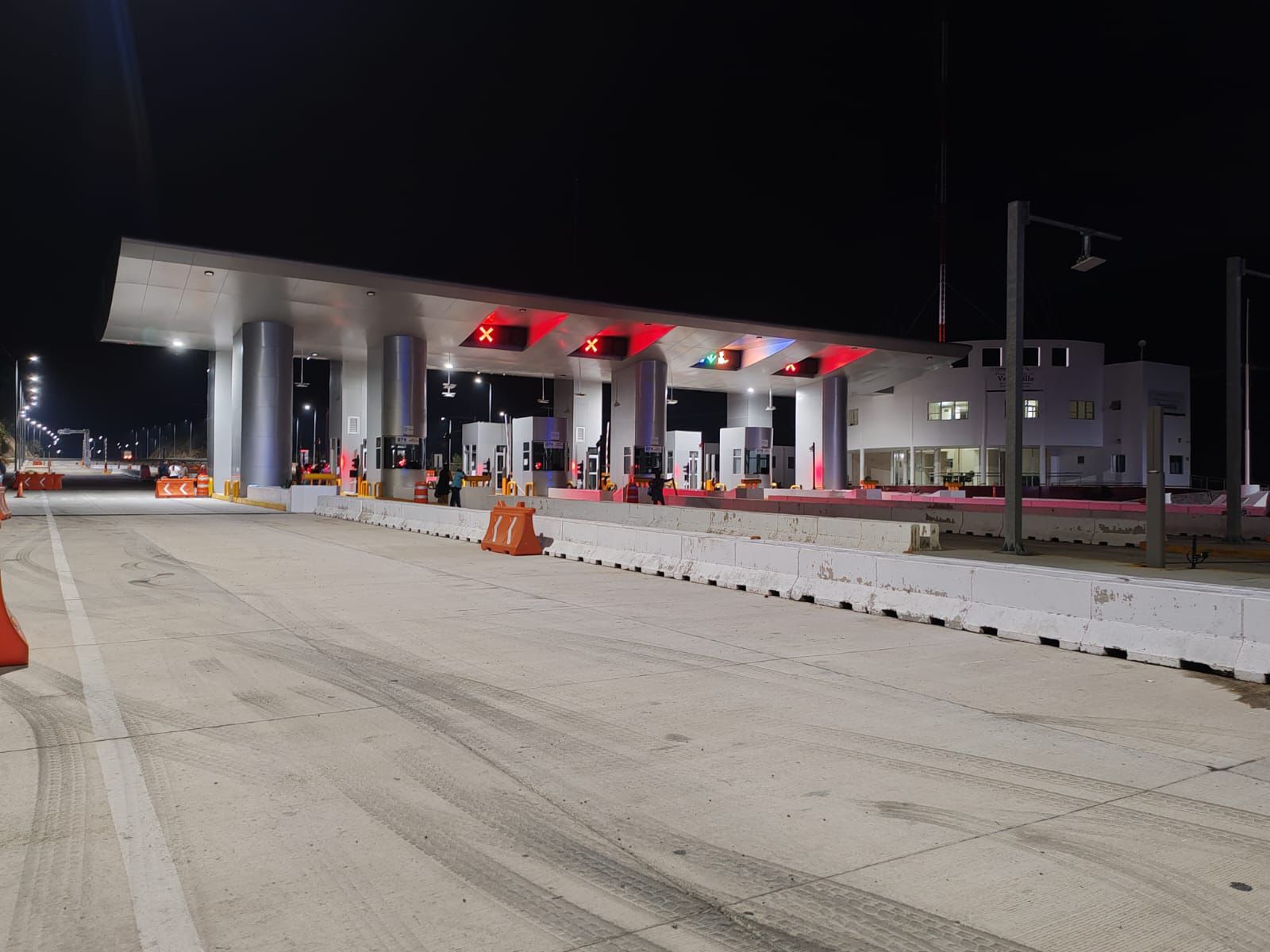 Colotepec dobla al Gobierno: Liberan la supercarretera tras 4 días de cerco
