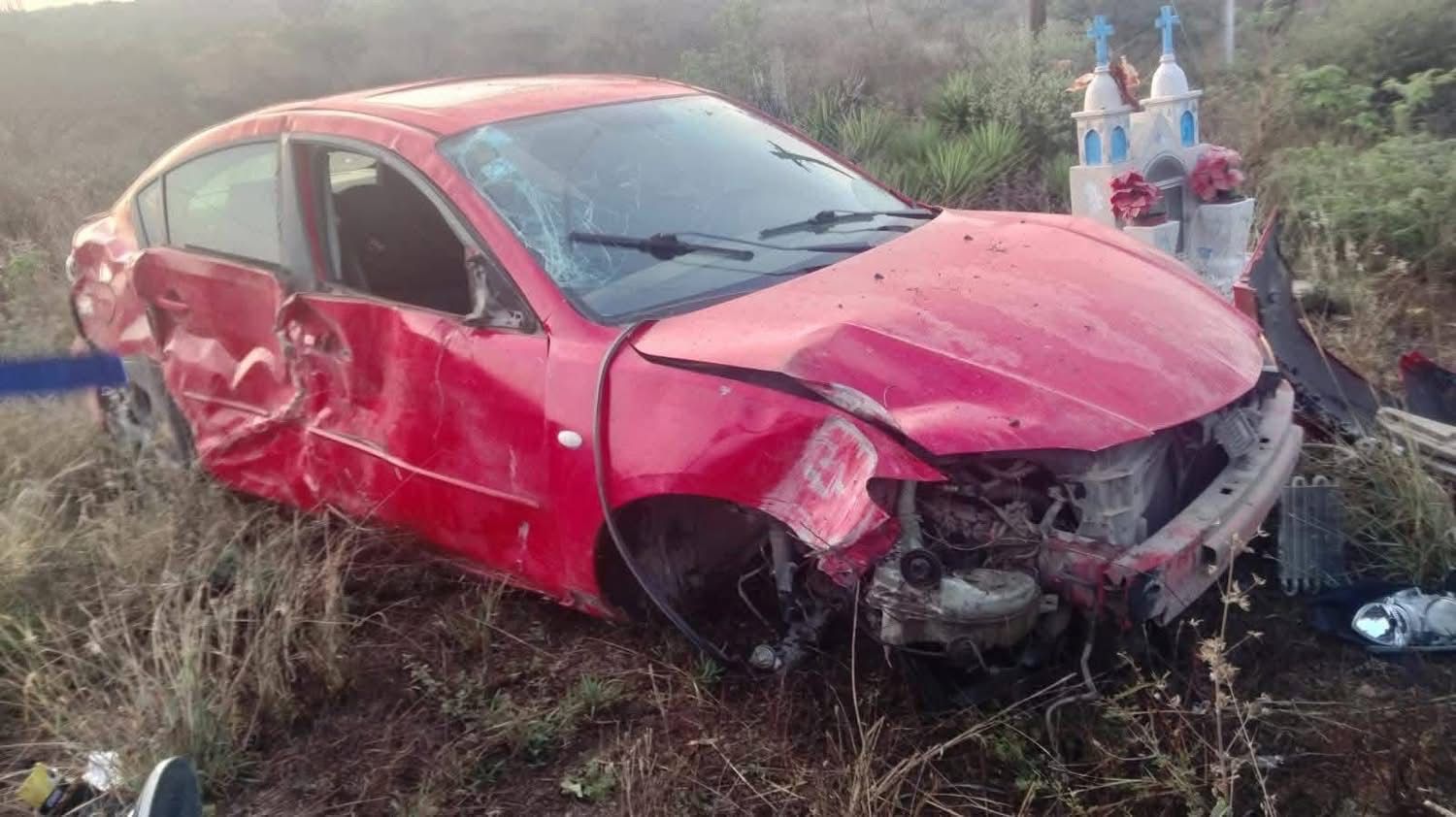 Muere conductor capitalino en autopista Barranca Larga-Ventanilla; hay tres lesionados