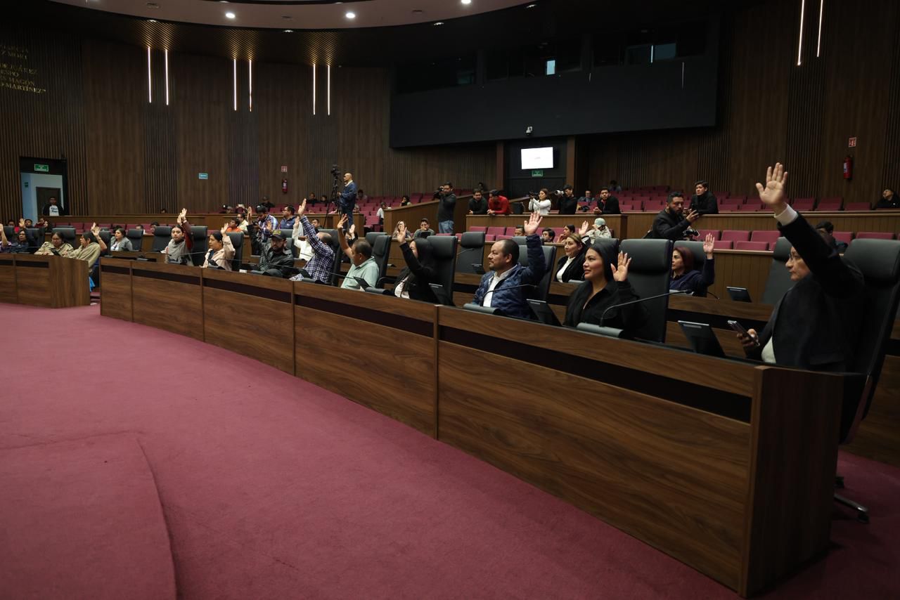Madrugada legislativa: Oaxaca aprueba el Plan B electoral y Morena acusa al PT de traicionar la reforma y a la Cuarta Transformación