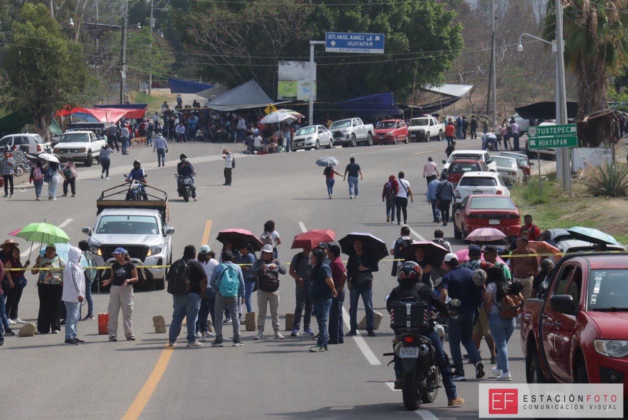 Violencia en Mitla escala conflicto entre pobladores y Sección 22; Fiscalía investiga disparos y edil pide licencia