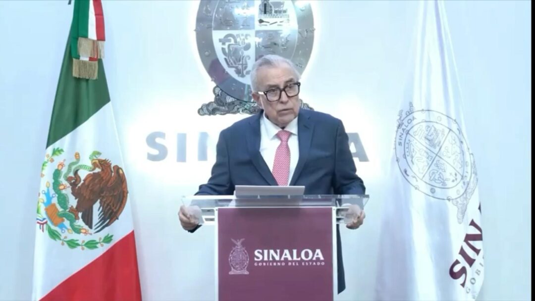 Rubén Rocha Moya, gobernador de Sinaloa, pide licencia