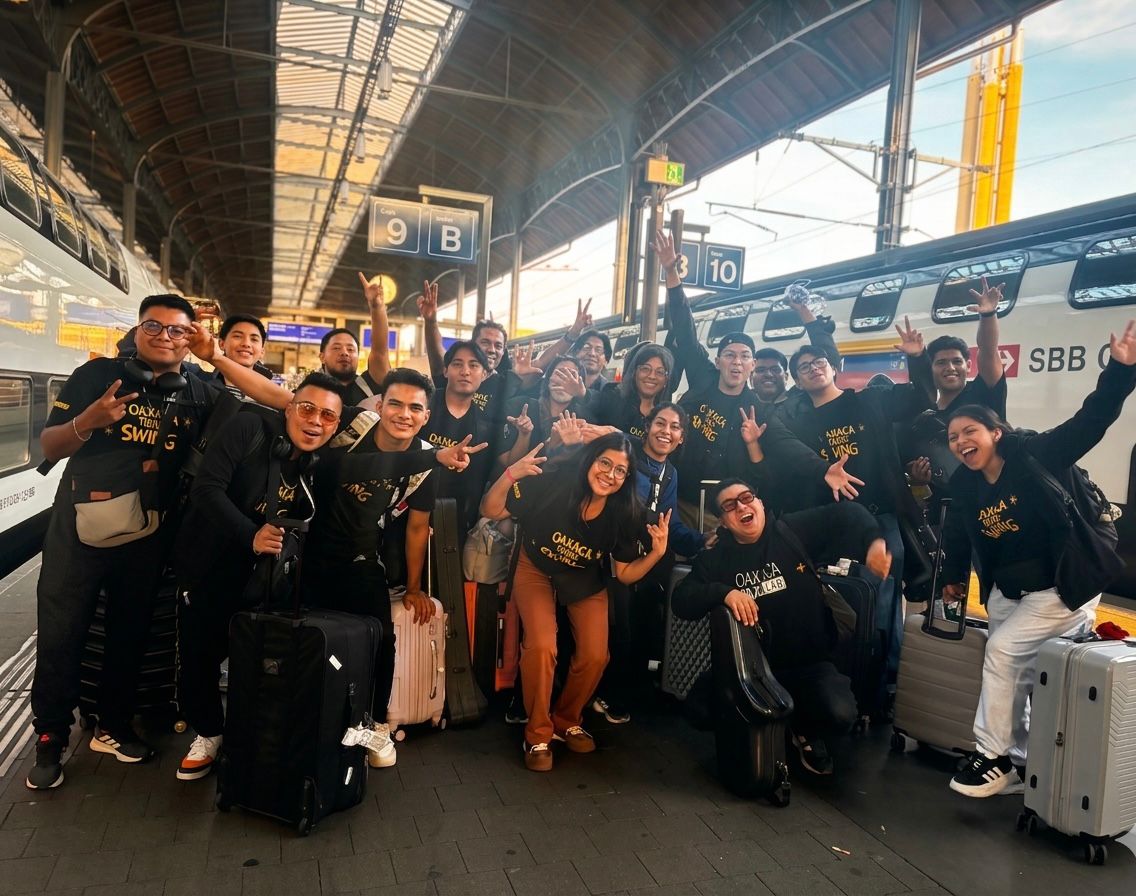Integrantes de Oaxaca Jazz Lab durante su viaje a Francia