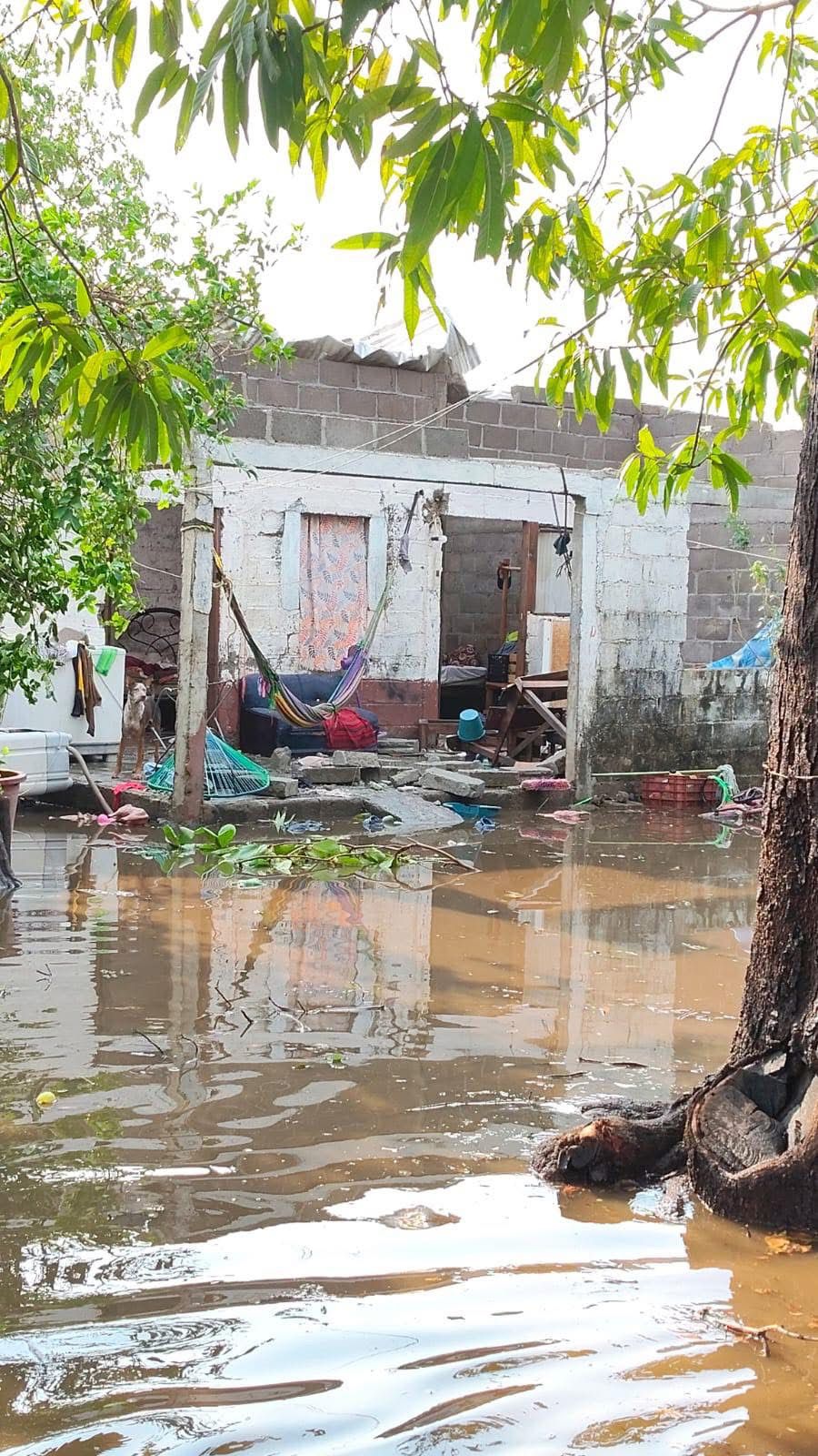 Afectaciones por tormenta atípica en San Francisco Ixhuatán, Oaxaca